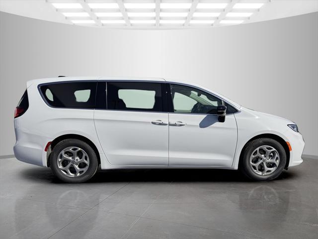 new 2024 Chrysler Pacifica car, priced at $39,147