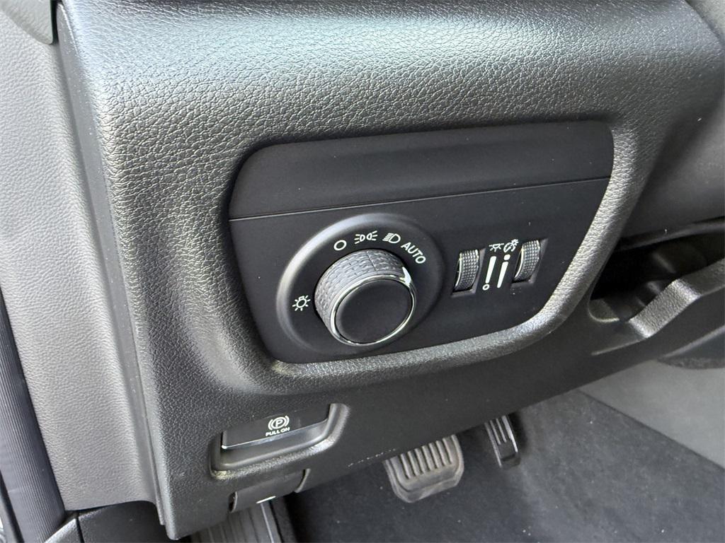 new 2025 Jeep Grand Cherokee car, priced at $42,825