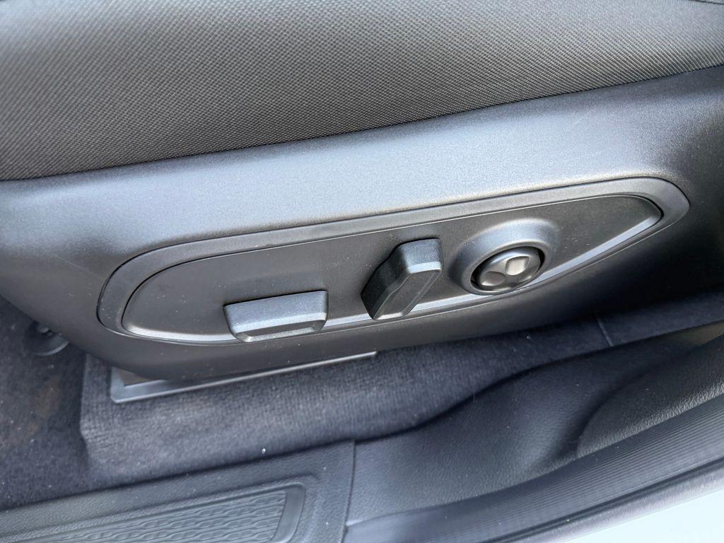 new 2025 Jeep Grand Cherokee car, priced at $37,750