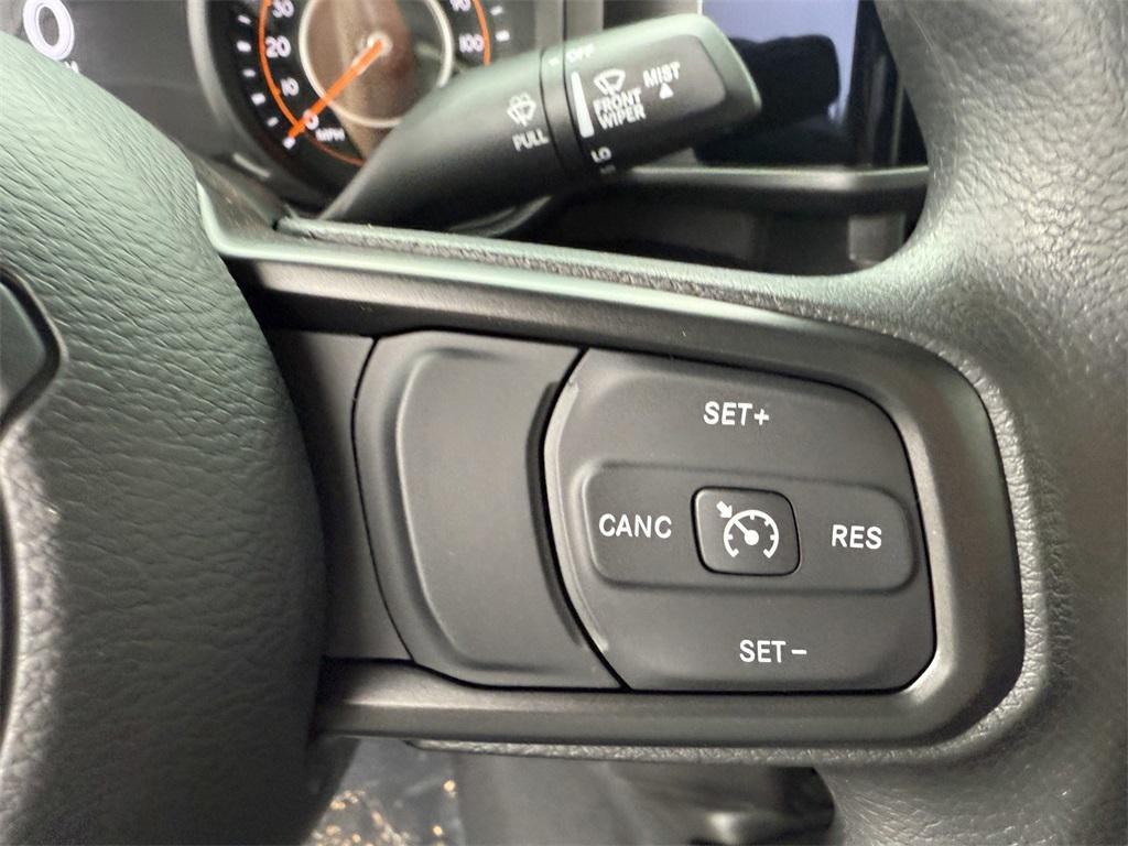new 2025 Jeep Gladiator car, priced at $38,802