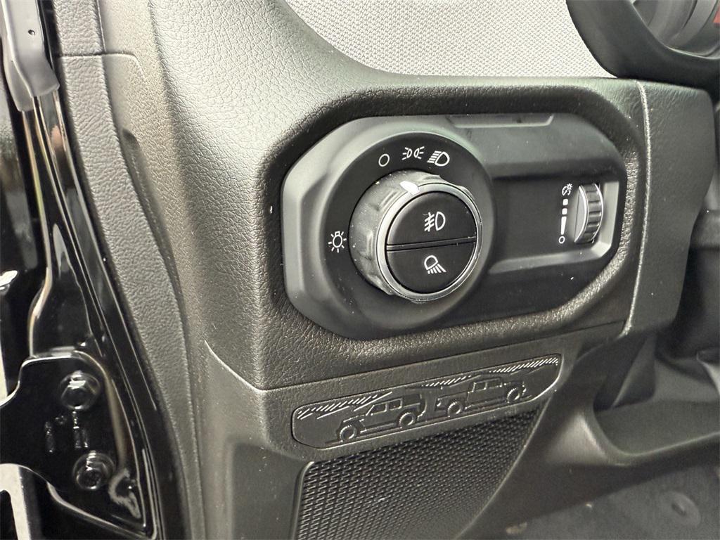 new 2025 Jeep Gladiator car, priced at $38,802