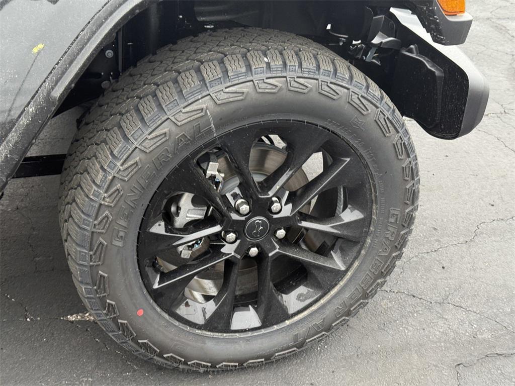 new 2025 Jeep Gladiator car, priced at $38,802