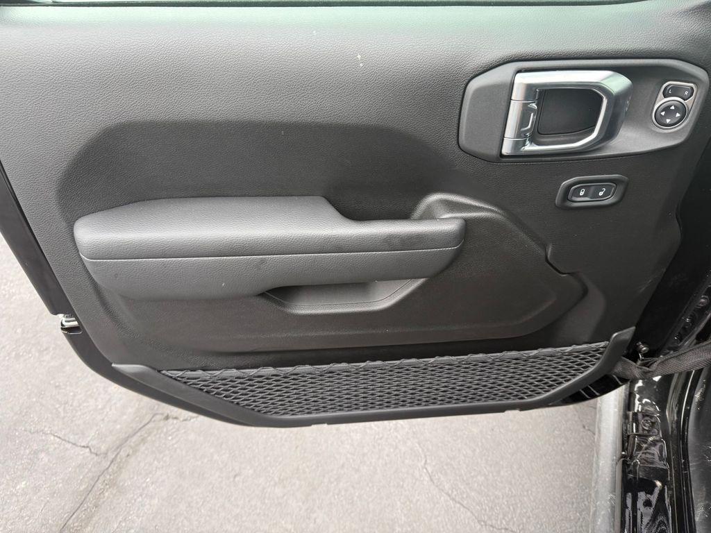 new 2025 Jeep Gladiator car, priced at $38,802