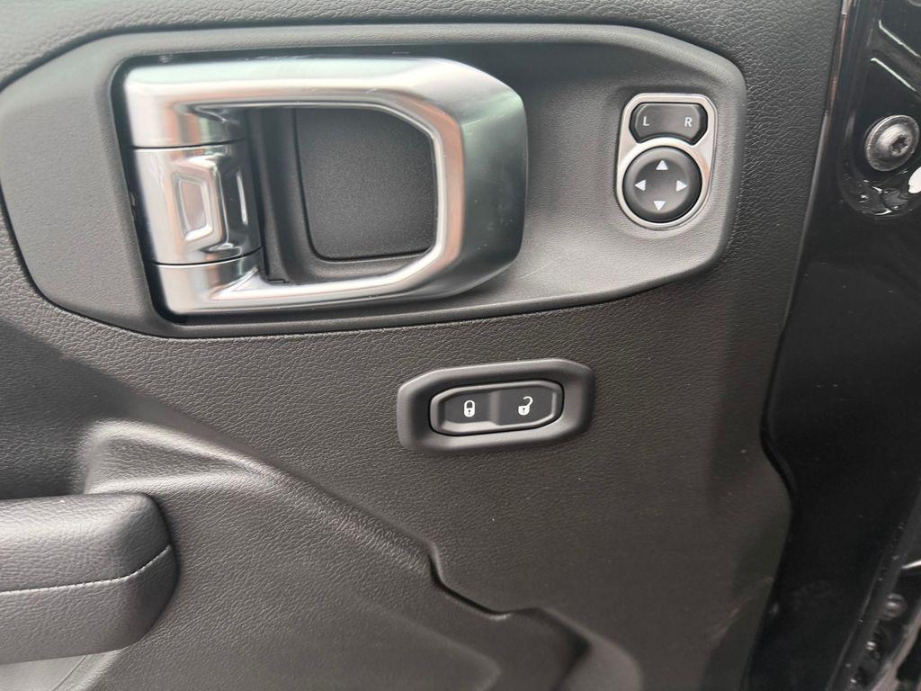 new 2025 Jeep Gladiator car, priced at $38,802