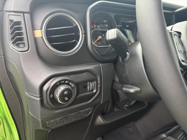new 2025 Jeep Gladiator car, priced at $45,197