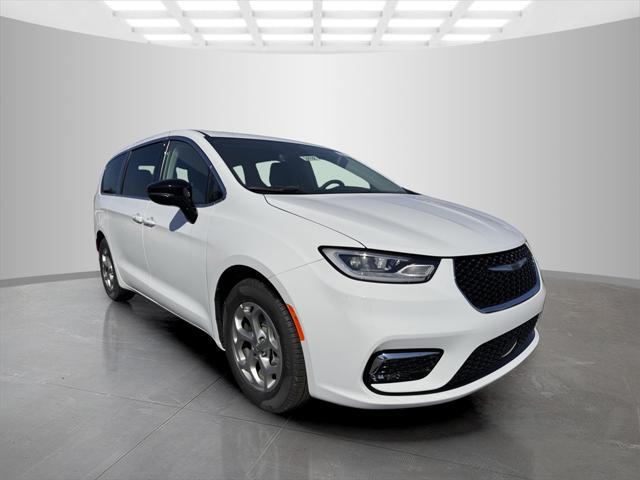 new 2024 Chrysler Pacifica car, priced at $40,647