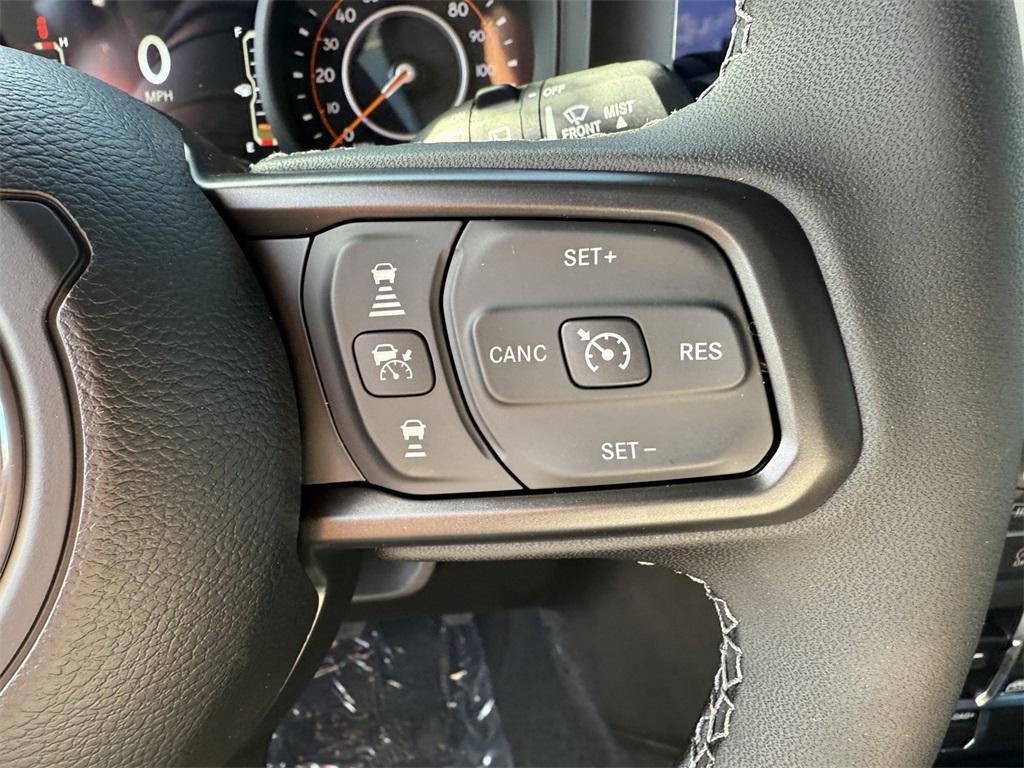 new 2025 Jeep Wrangler car, priced at $48,657