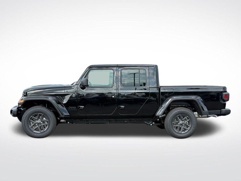 new 2025 Jeep Gladiator car, priced at $41,977