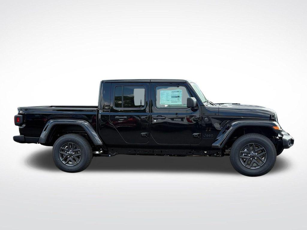 new 2025 Jeep Gladiator car, priced at $41,977