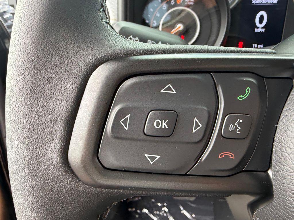 new 2025 Jeep Gladiator car, priced at $41,977