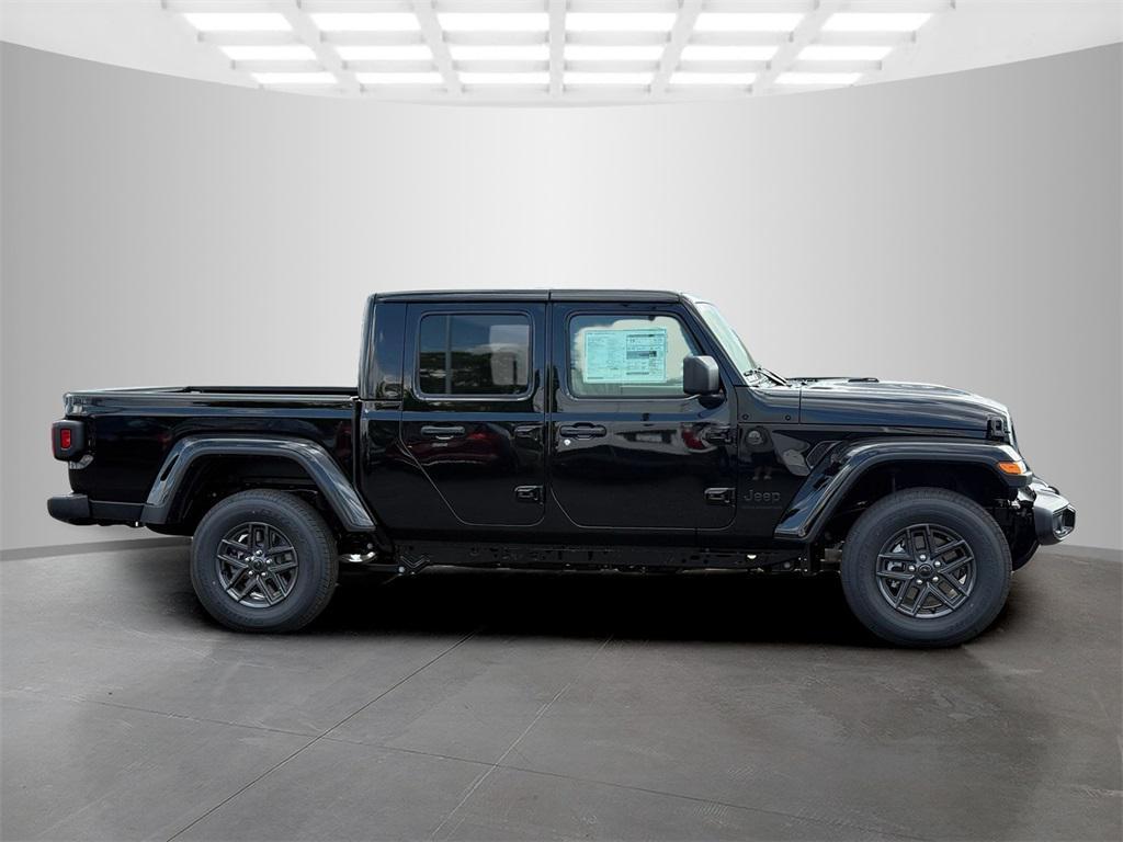 new 2025 Jeep Gladiator car, priced at $41,977