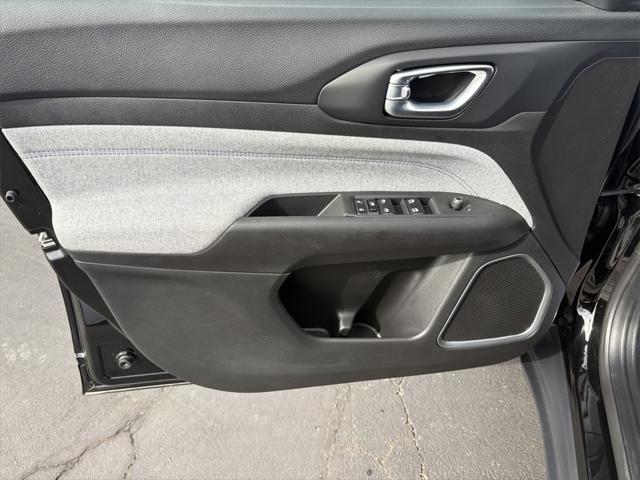 new 2025 Jeep Compass car, priced at $29,090