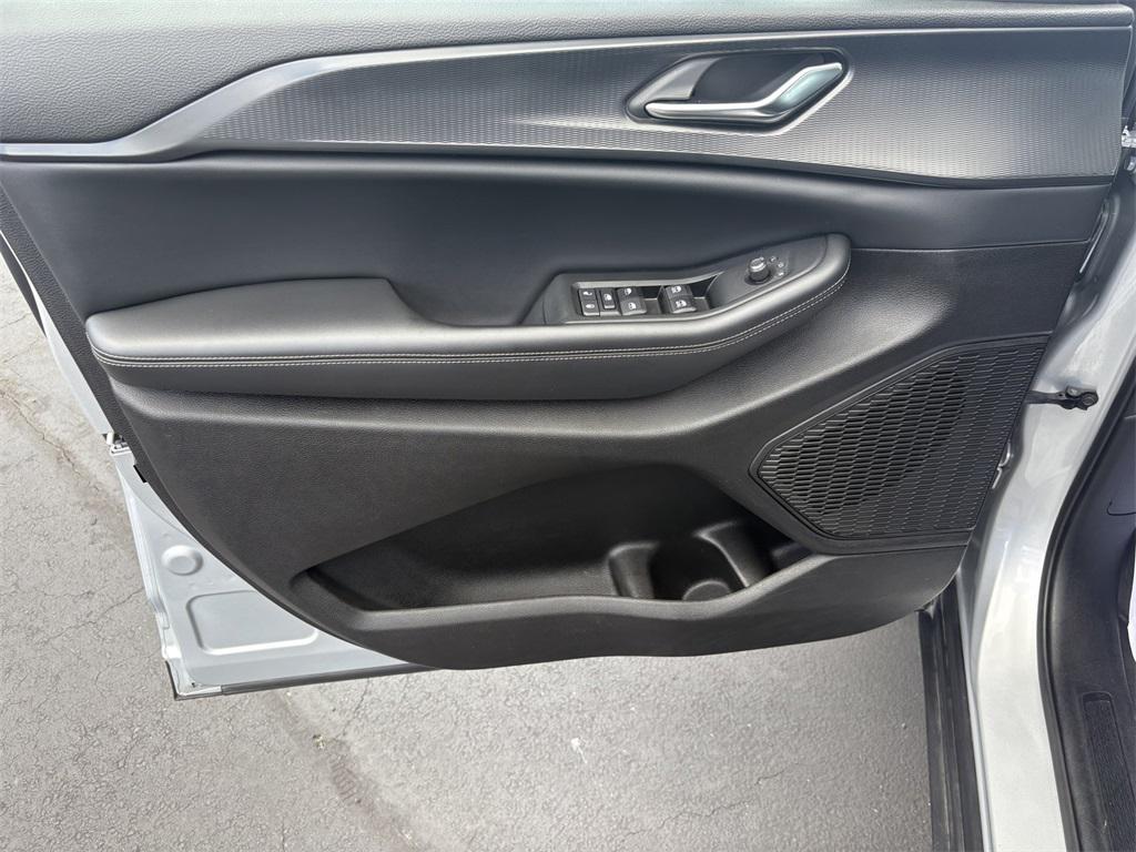 used 2024 Jeep Grand Cherokee L car, priced at $32,750