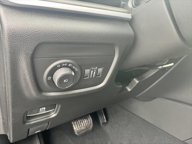 new 2025 Jeep Grand Cherokee L car, priced at $49,037