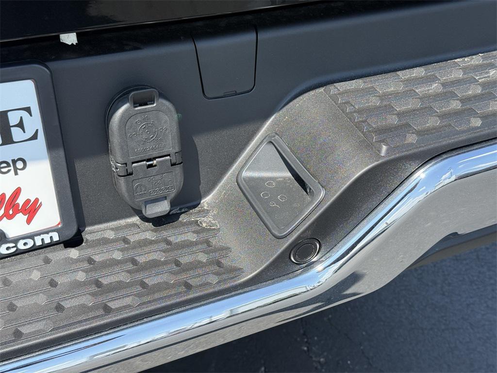 new 2025 Ram 1500 car, priced at $44,051