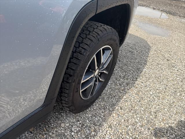 used 2022 Jeep Grand Cherokee car, priced at $30,000