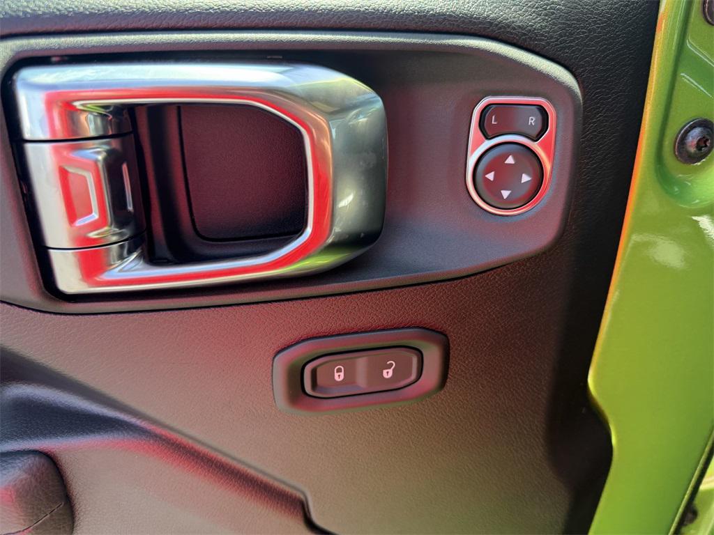 new 2025 Jeep Wrangler car, priced at $46,343