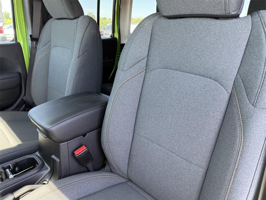 new 2025 Jeep Wrangler car, priced at $46,343