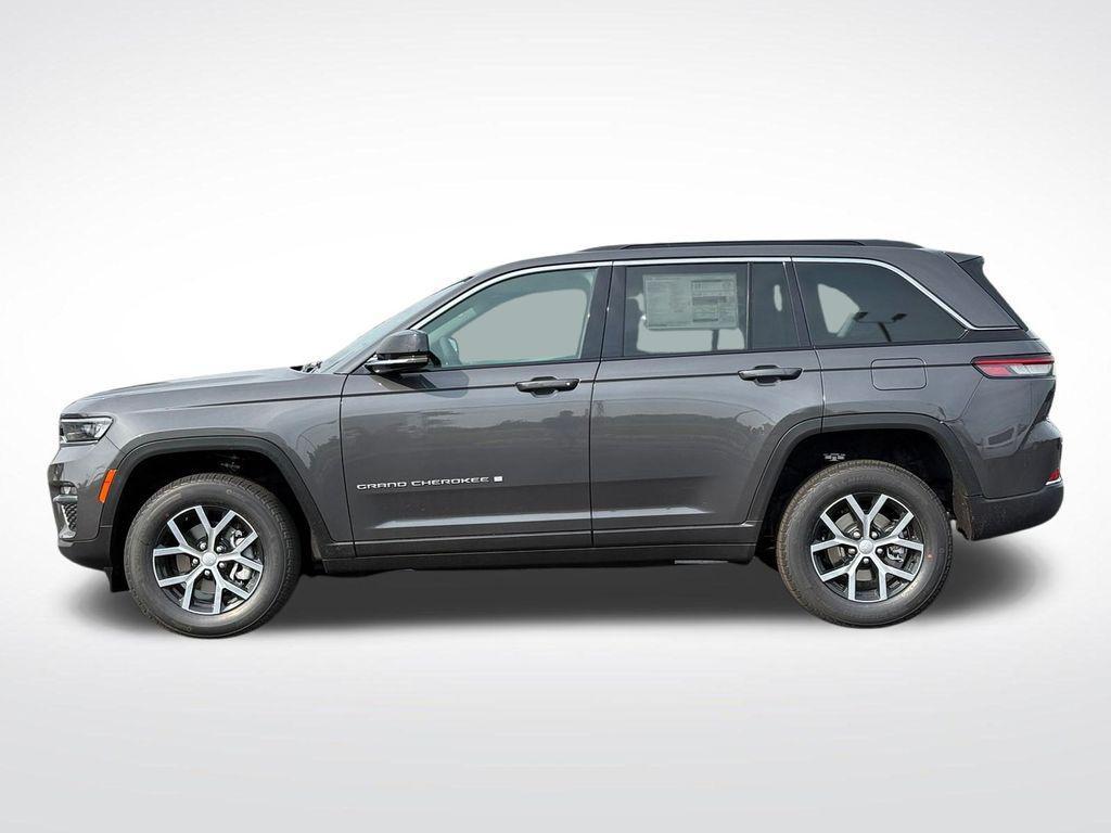 new 2025 Jeep Grand Cherokee car, priced at $42,201