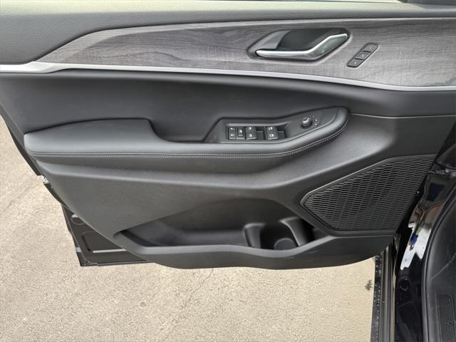 new 2025 Jeep Grand Cherokee L car, priced at $48,262