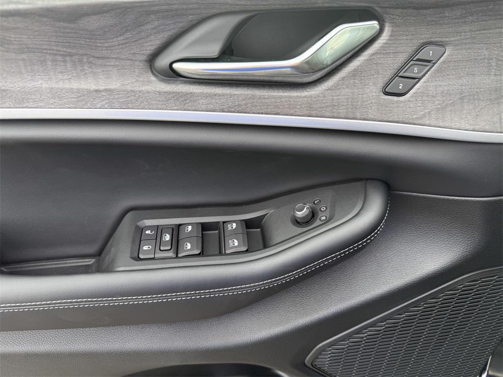 new 2025 Jeep Grand Cherokee L car, priced at $48,497