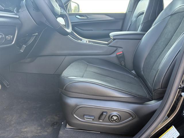 new 2025 Jeep Grand Cherokee L car, priced at $43,215