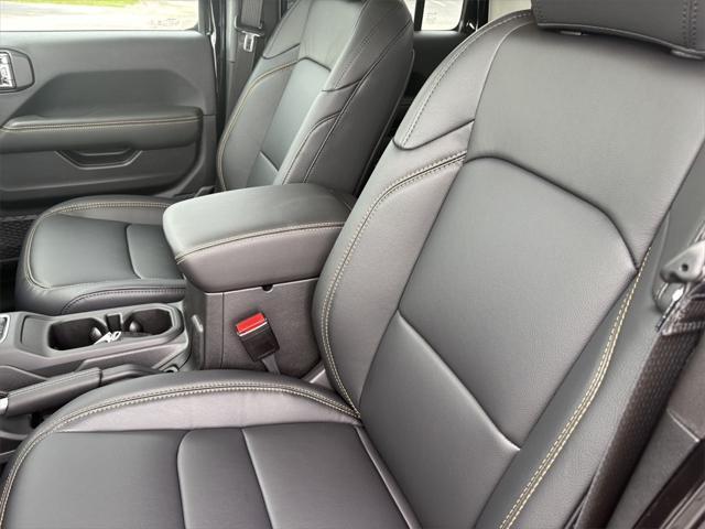 new 2025 Jeep Gladiator car, priced at $45,197