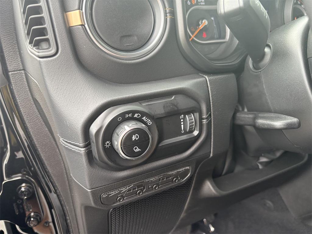 new 2025 Jeep Gladiator car, priced at $42,885