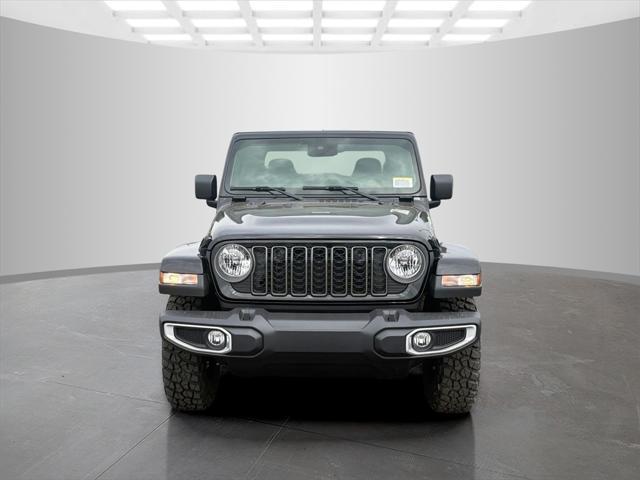 new 2025 Jeep Gladiator car, priced at $45,197