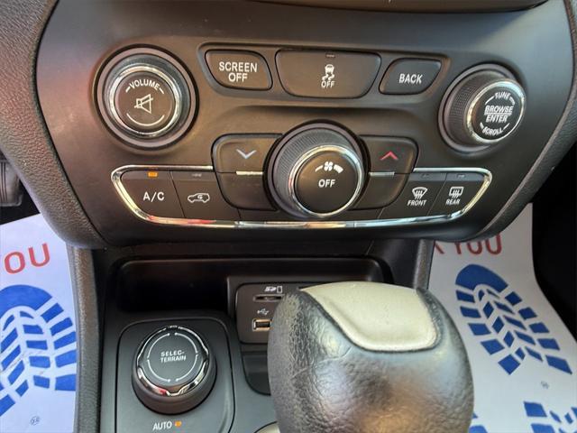 used 2015 Jeep Cherokee car, priced at $7,000