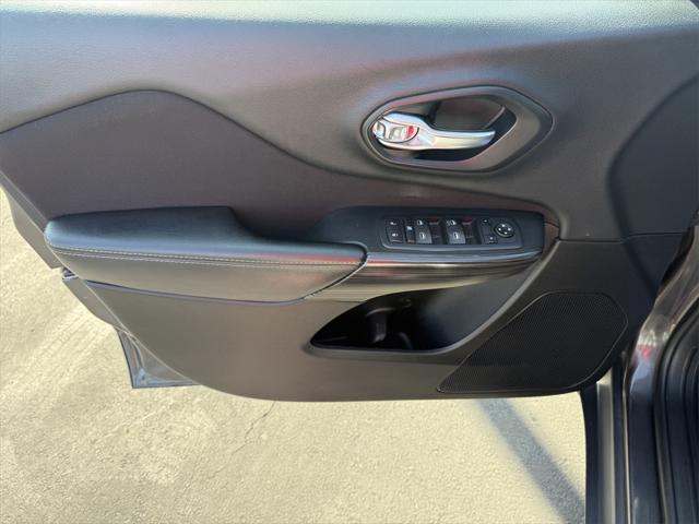 used 2015 Jeep Cherokee car, priced at $7,000
