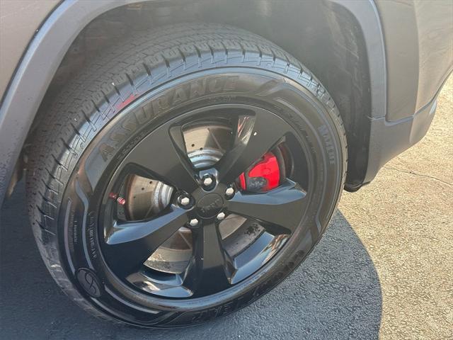 used 2015 Jeep Cherokee car, priced at $7,000