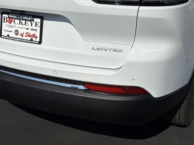 new 2025 Jeep Grand Cherokee L car, priced at $42,327