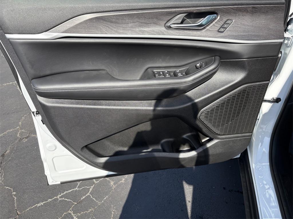 new 2025 Jeep Grand Cherokee L car, priced at $43,333