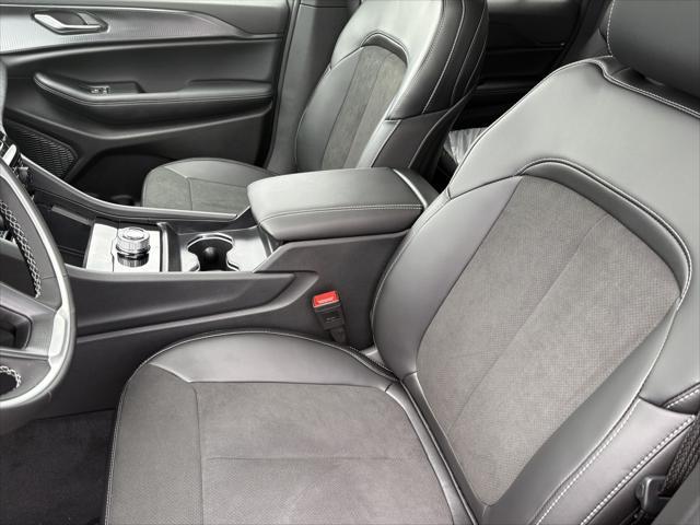 new 2025 Jeep Grand Cherokee car, priced at $43,855