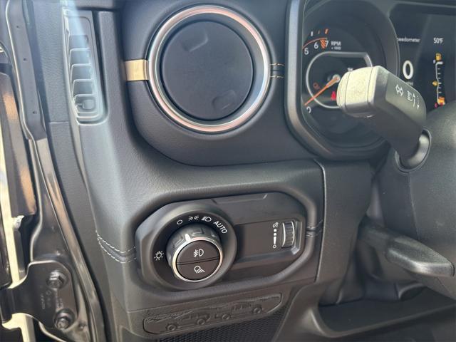 new 2025 Jeep Gladiator car, priced at $45,197