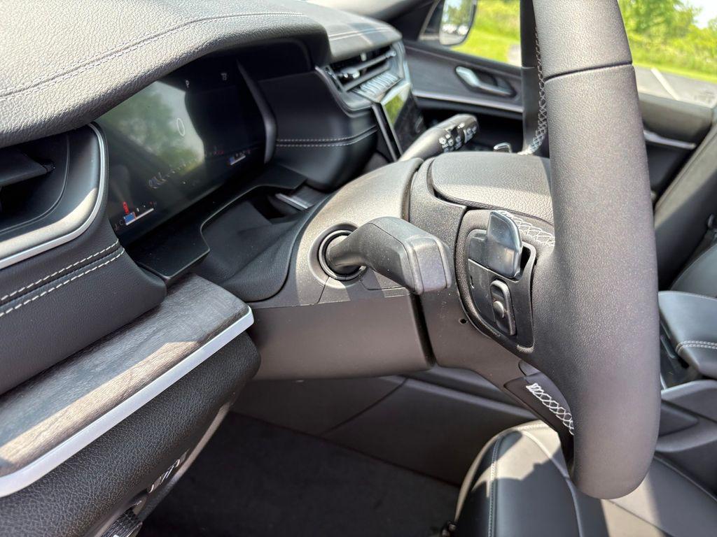 new 2025 Jeep Grand Cherokee L car, priced at $42,608