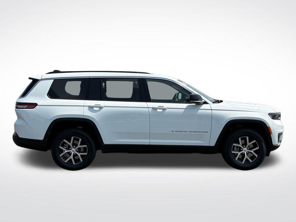 new 2025 Jeep Grand Cherokee L car, priced at $42,608