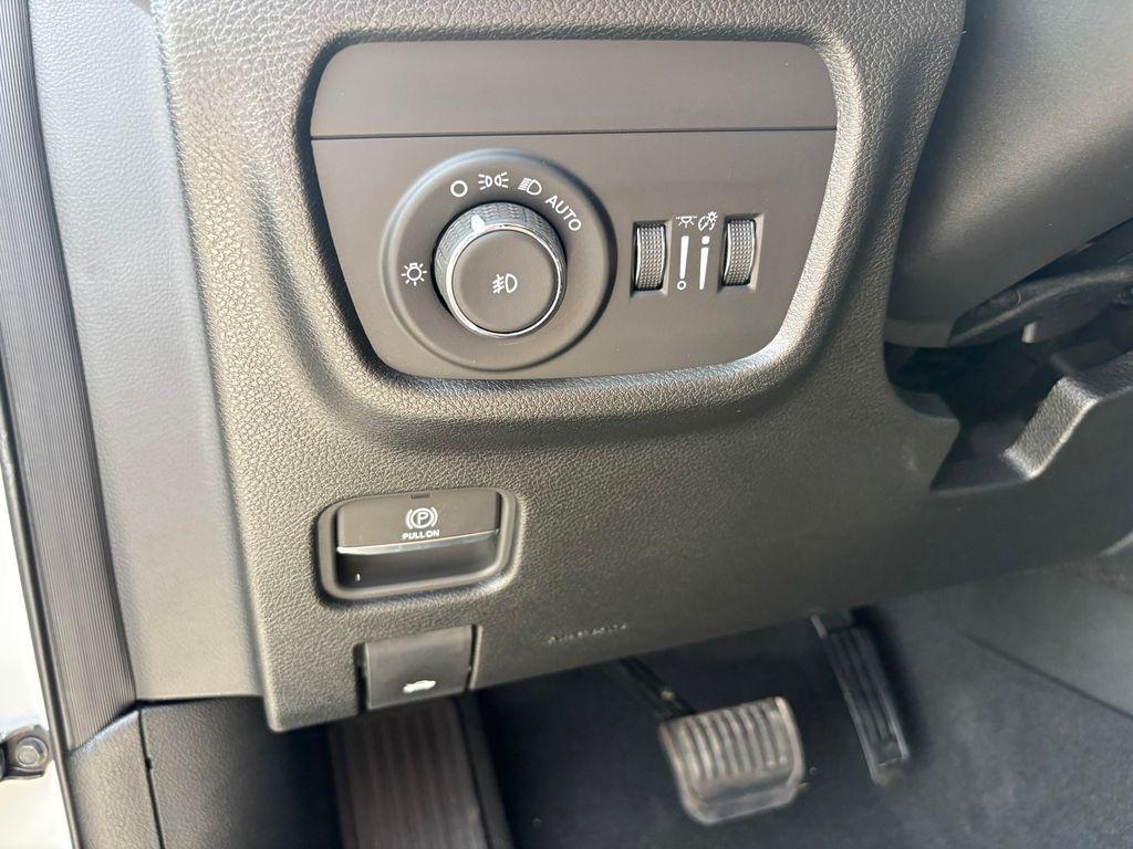 new 2025 Jeep Grand Cherokee L car, priced at $42,608