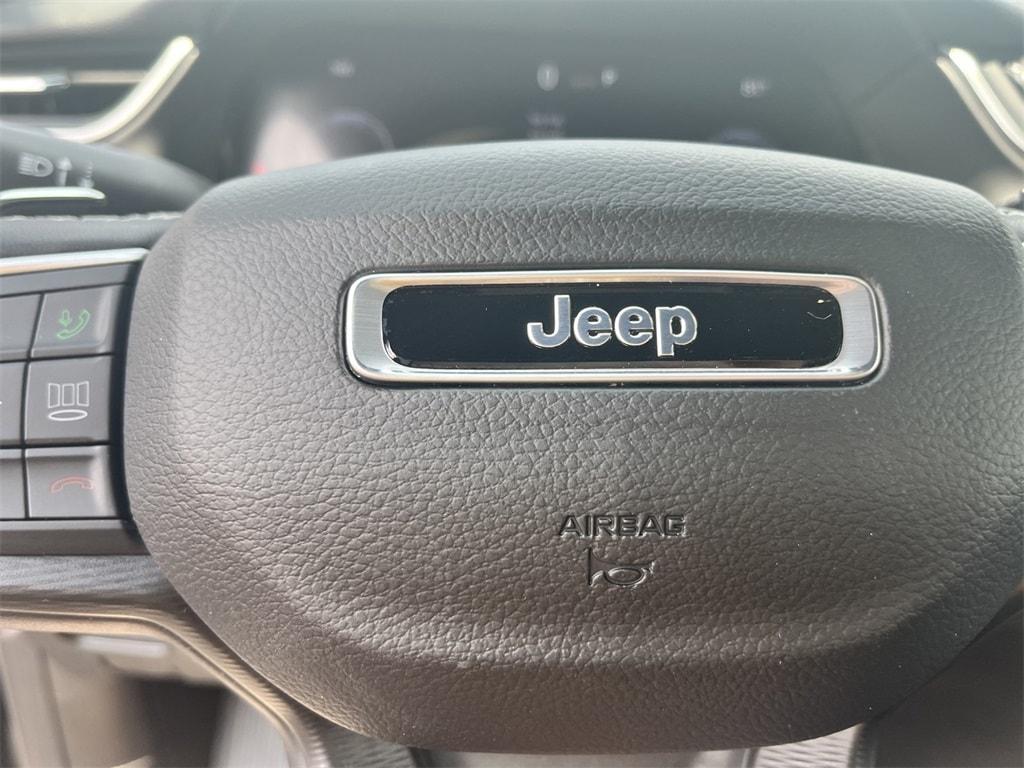 new 2024 Jeep Grand Cherokee car, priced at $35,278