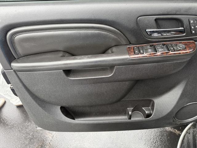 used 2011 GMC Yukon car, priced at $8,000
