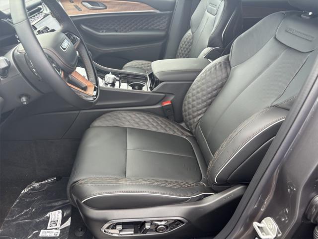 new 2025 Jeep Grand Cherokee L car, priced at $61,651