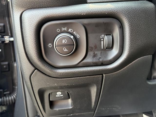 new 2025 Ram 1500 car, priced at $41,672