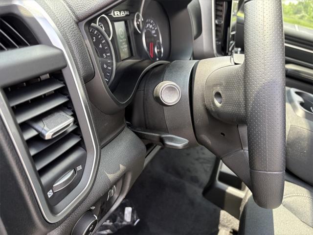 new 2025 Ram 1500 car, priced at $41,672