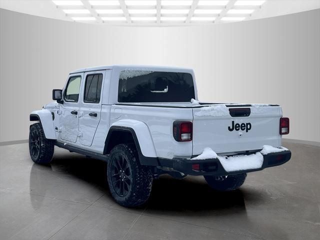 new 2025 Jeep Gladiator car, priced at $40,260