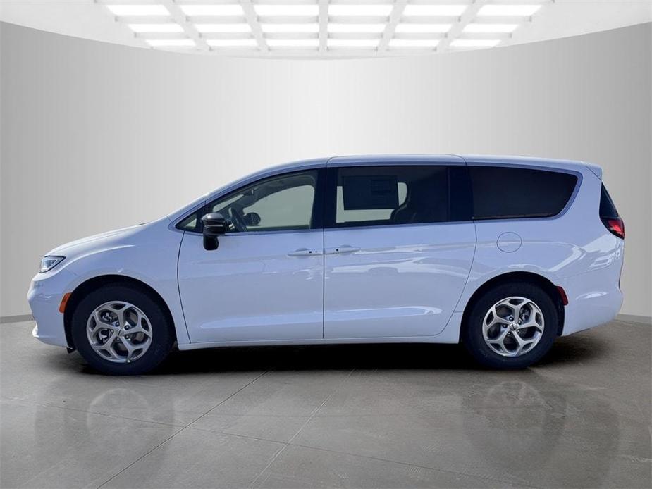 new 2024 Chrysler Pacifica car, priced at $46,197