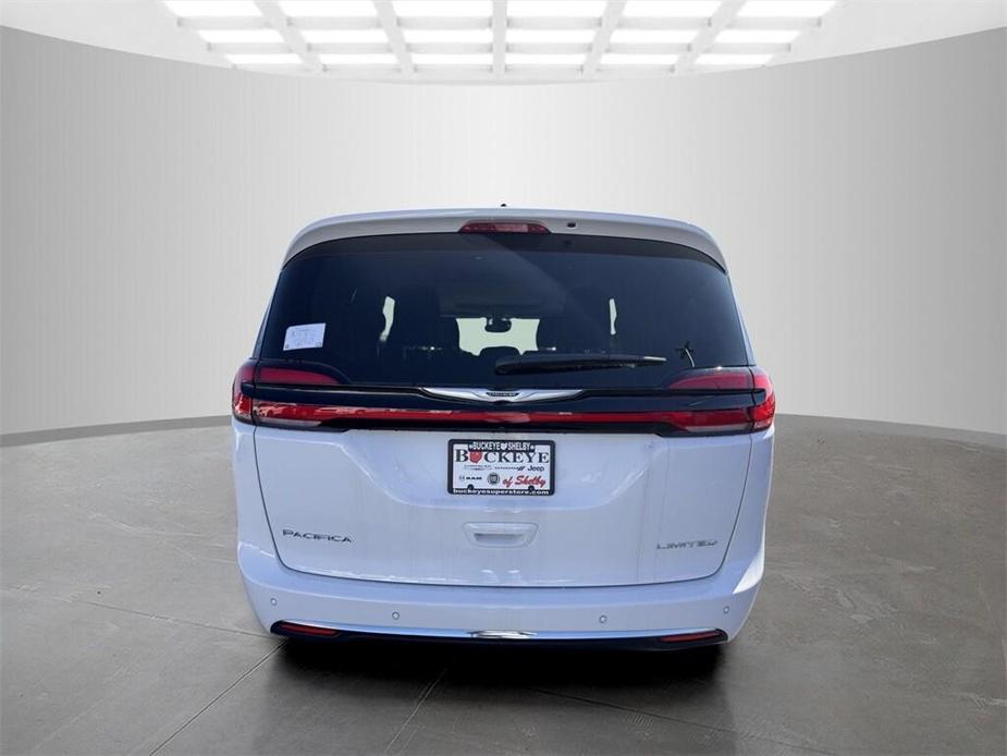 new 2024 Chrysler Pacifica car, priced at $46,197