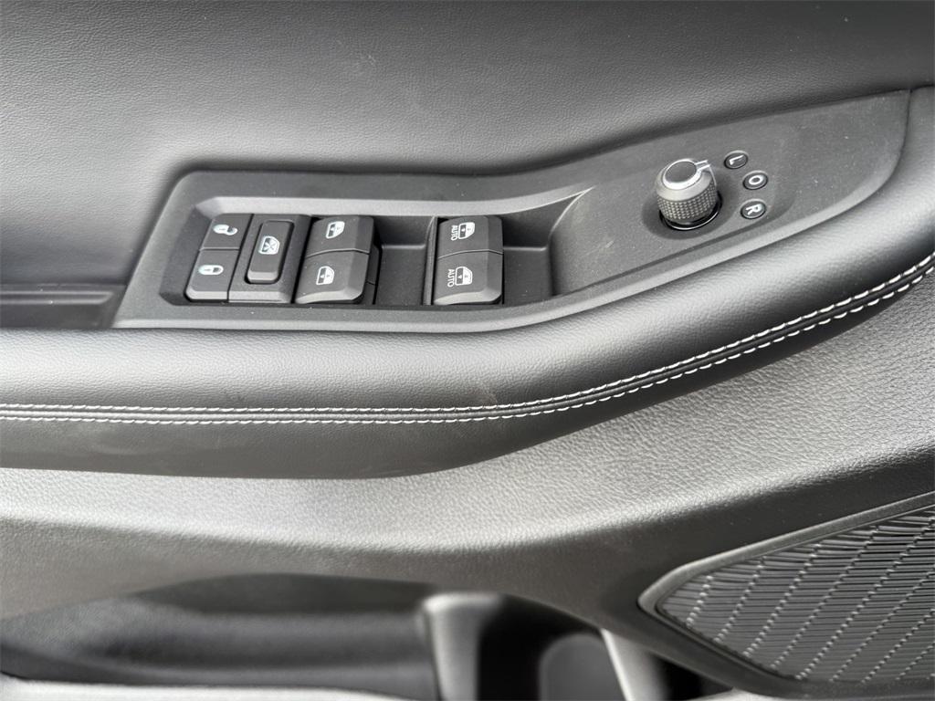 new 2025 Jeep Grand Cherokee car, priced at $41,065