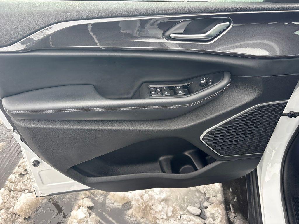 used 2022 Jeep Grand Cherokee car, priced at $27,750