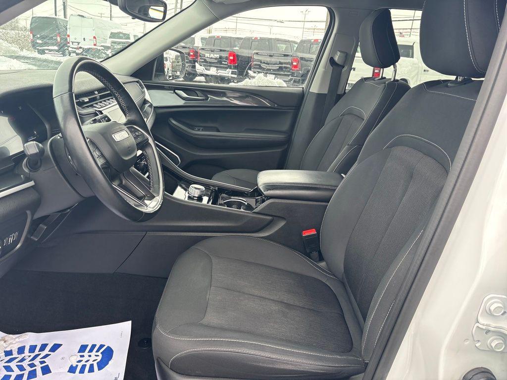 used 2022 Jeep Grand Cherokee car, priced at $27,750